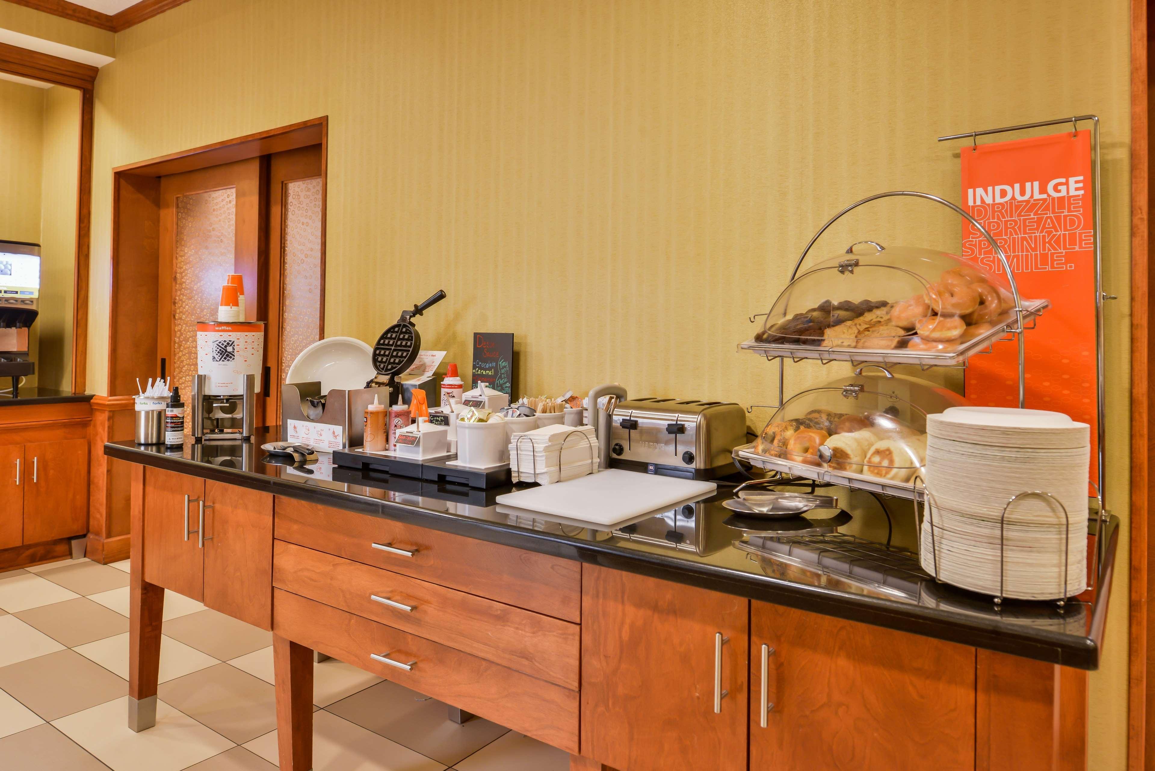 Hampton Inn Emporia Dış mekan fotoğraf